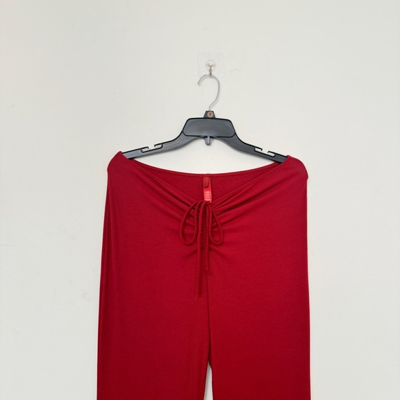 Skims Soft Lounge Ruched Pants In Brick - Picture 7 of 7